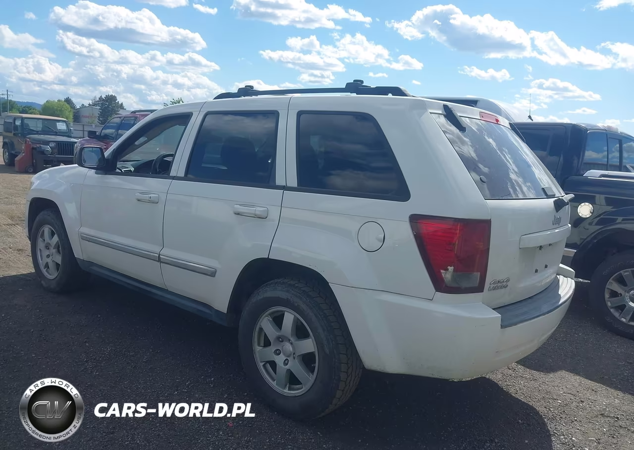 2010 Jeep Grand Cherokee Laredo VIN:1J4PR4GK8AC154260 - 3