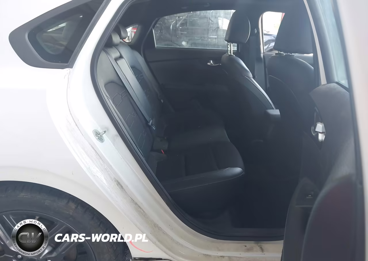 2020 Kia Forte Gt-Line VIN:3KPF34AD1LE223850 - 8