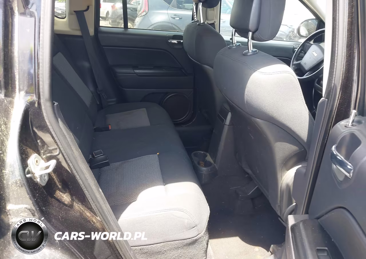 2010 Jeep Compass Sport VIN:1J4NT1FA2AD629444 - 8