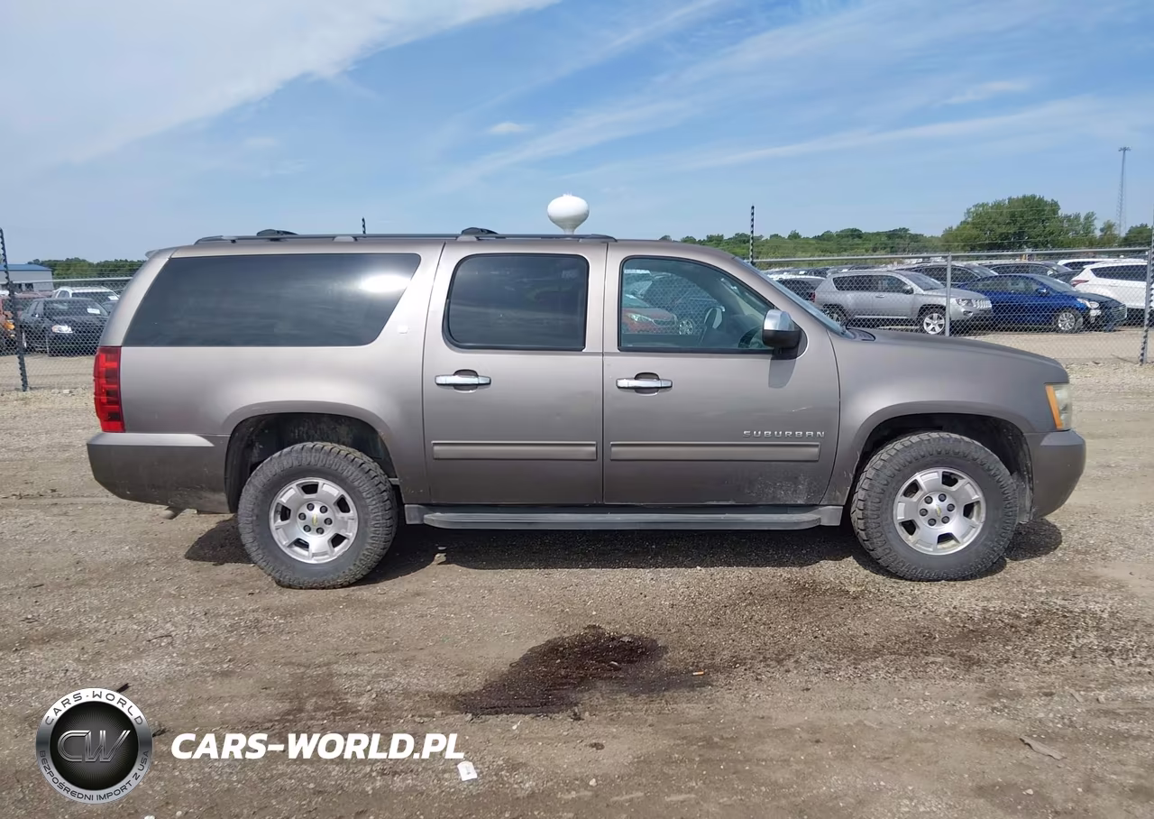 2014 Chevrolet Suburban 1500 Lt VIN:1GNSKJE77ER199329 - 13
