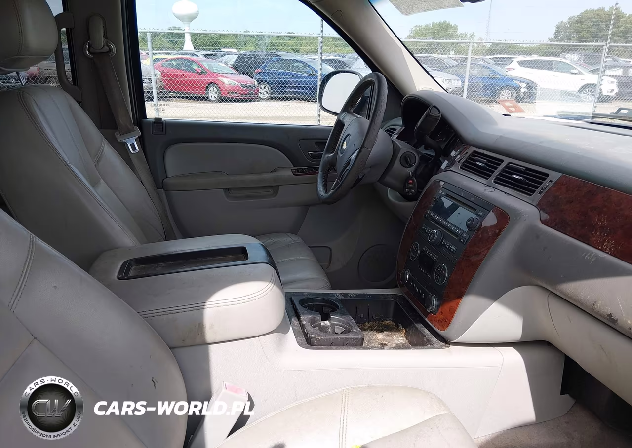 2014 Chevrolet Suburban 1500 Lt VIN:1GNSKJE77ER199329 - 5