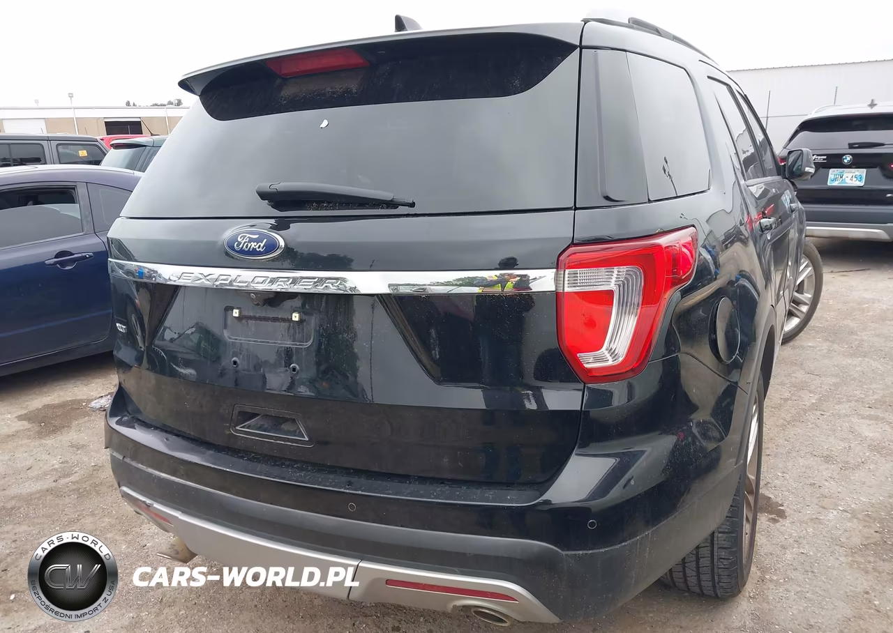 2017 Ford Explorer Xlt VIN:1FM5K7D85HGC19995 - 4