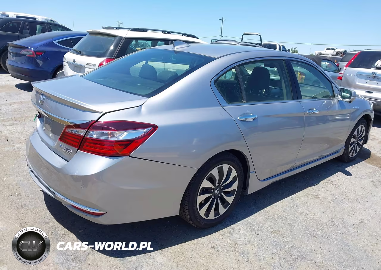 2017 Honda Accord Hybrid Touring VIN:JHMCR6F73HC008080 - 4