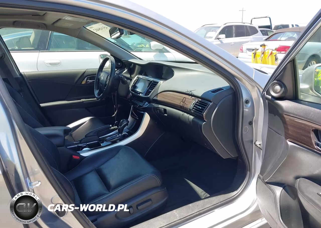 2017 Honda Accord Hybrid Touring VIN:JHMCR6F73HC008080 - 5