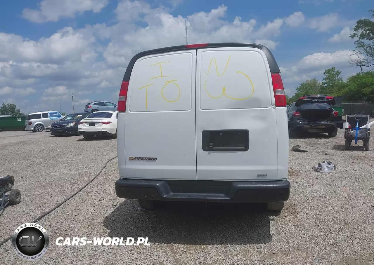 2019 Chevrolet Express 2500 Work Van VIN:1GCWGAFP7K1358032 - 17