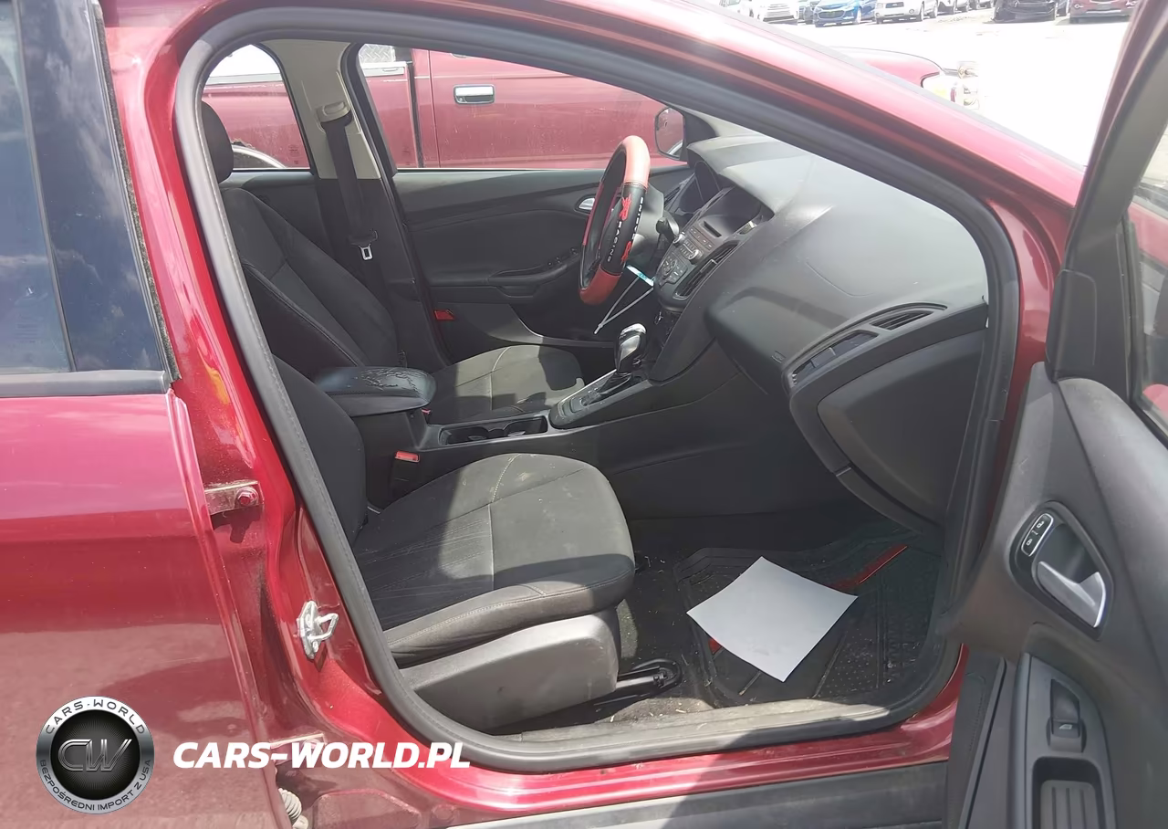 2015 Ford Focus Se VIN:1FADP3F23FL227302 - 5
