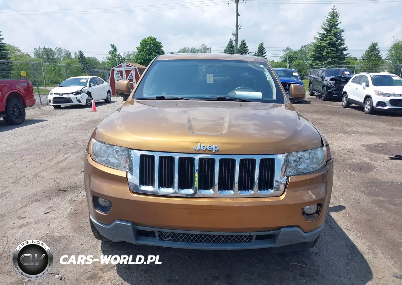 2011 Jeep Grand Cherokee Laredo VIN:1J4RR4GG4BC676048 - 12