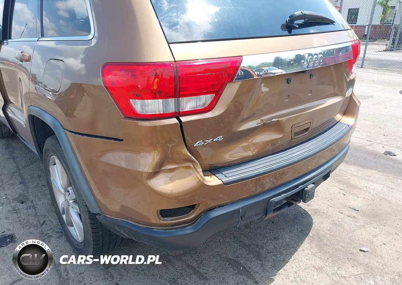 2011 Jeep Grand Cherokee Laredo VIN:1J4RR4GG4BC676048 - 6