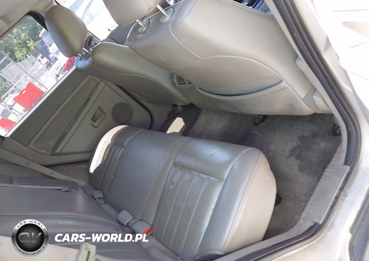 2007 Jeep Grand Cherokee Laredo VIN:1J8HR48P47C700493 - 8