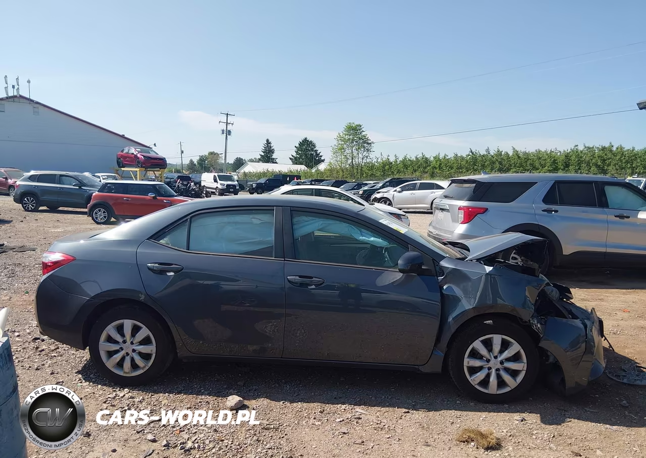 2015 Toyota Corolla Le VIN:2T1BURHE9FC327089 - 13