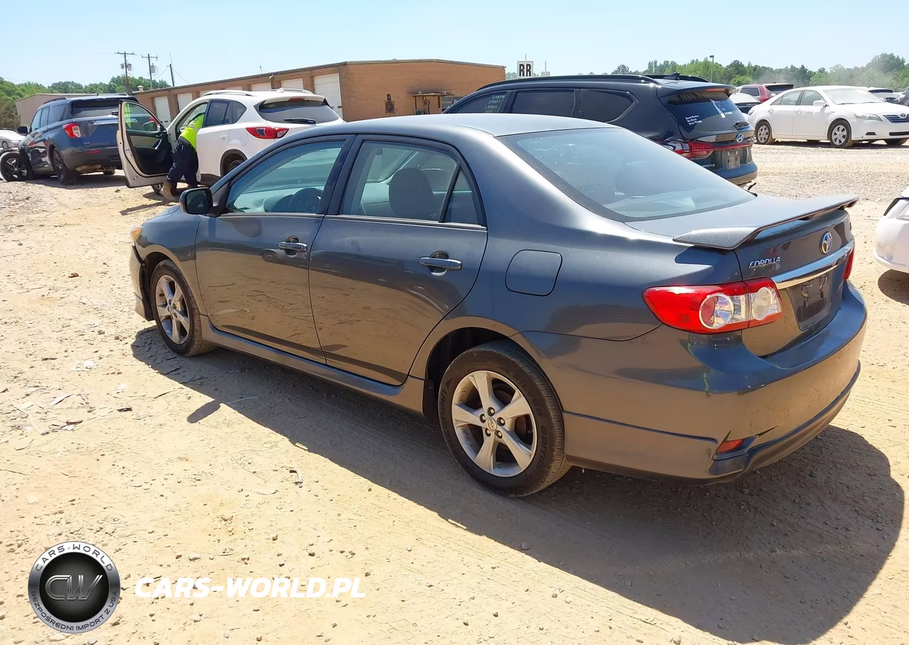 2011 Toyota Corolla S VIN:2T1BU4EE9BC670602 - 3