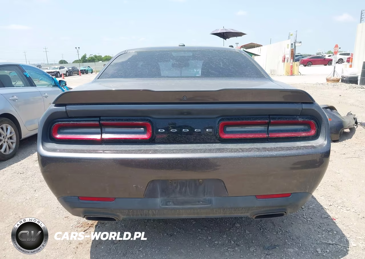 2018 Dodge Challenger Sxt VIN:2C3CDZAG6JH237613 - 17
