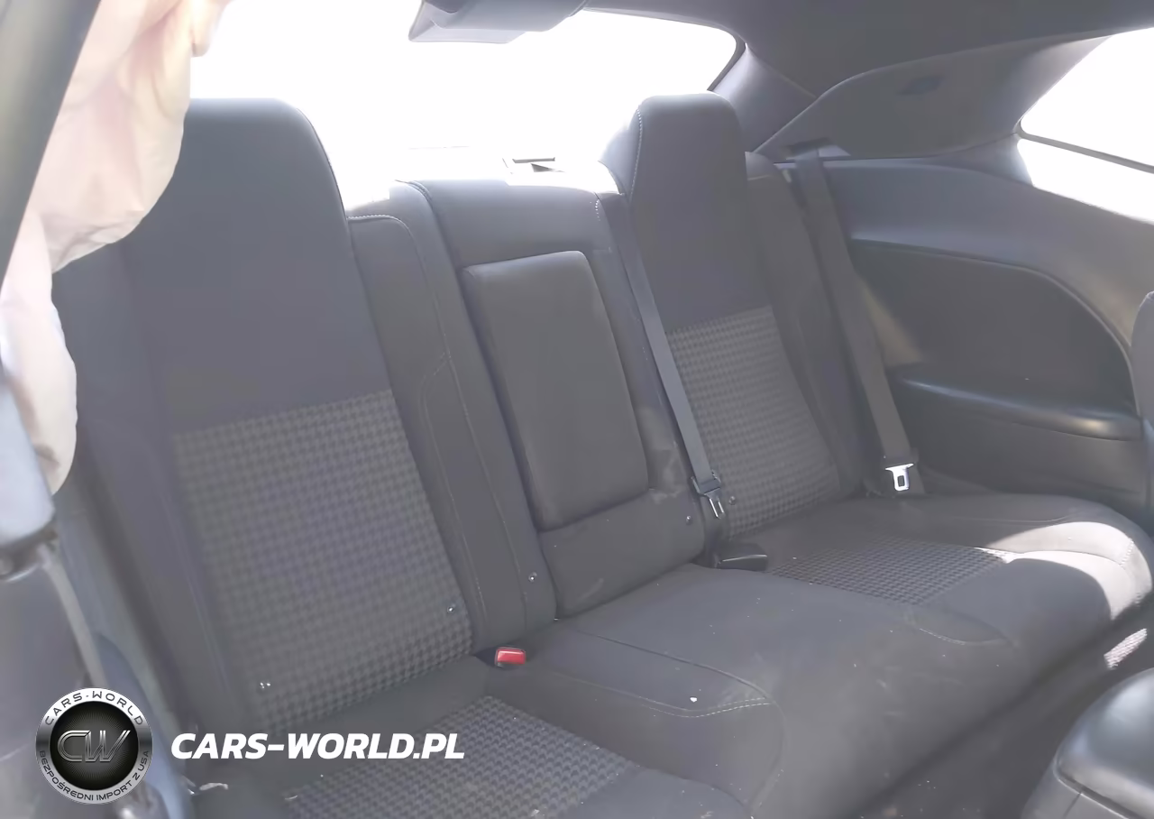2018 Dodge Challenger Sxt VIN:2C3CDZAG6JH237613 - 8
