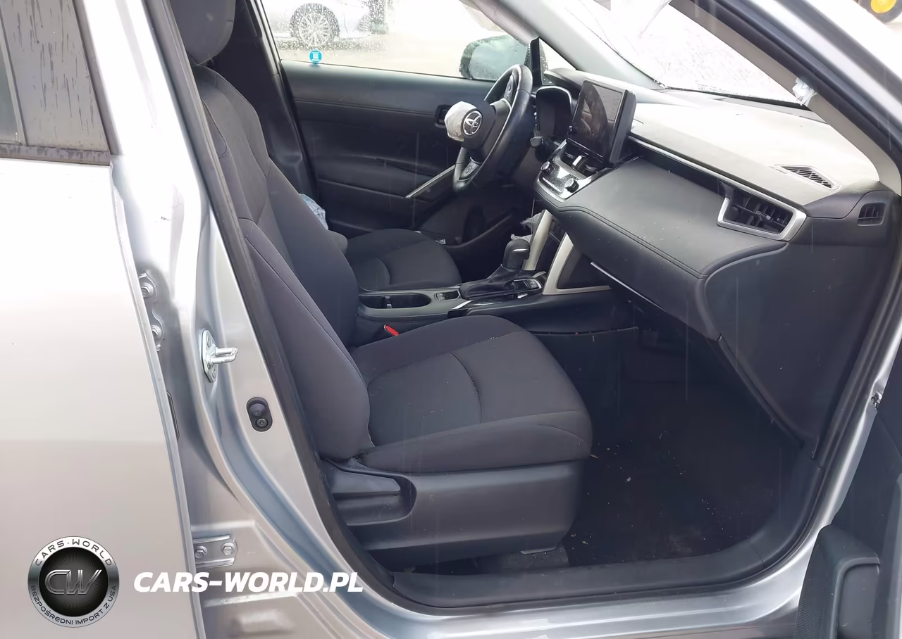 2023 Toyota Corolla Cross Le VIN:7MUCAAAG1PV045330 - 5