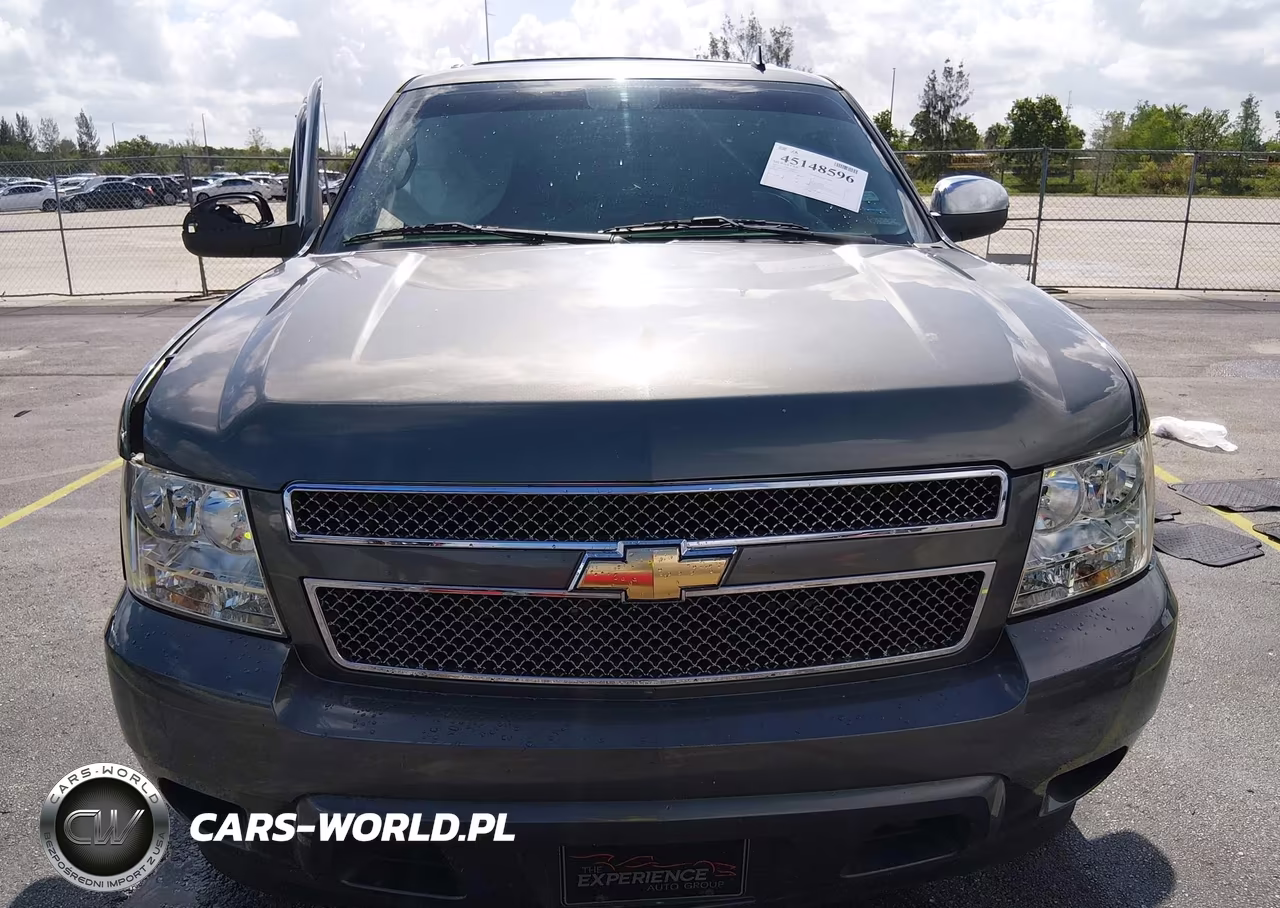 2011 Chevrolet Suburban 1500 Ls VIN:1GNSKHE34BR189486 - 12