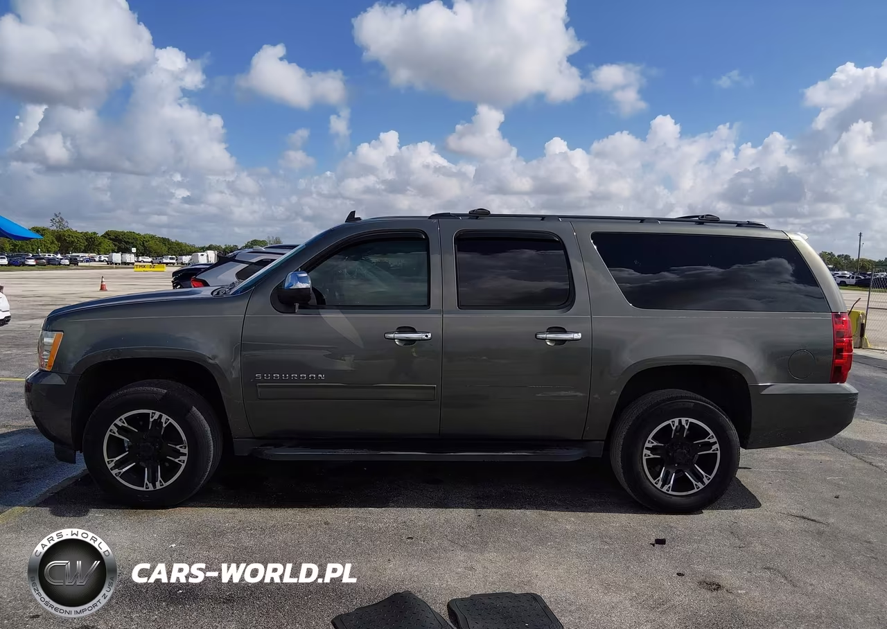 2011 Chevrolet Suburban 1500 Ls VIN:1GNSKHE34BR189486 - 14