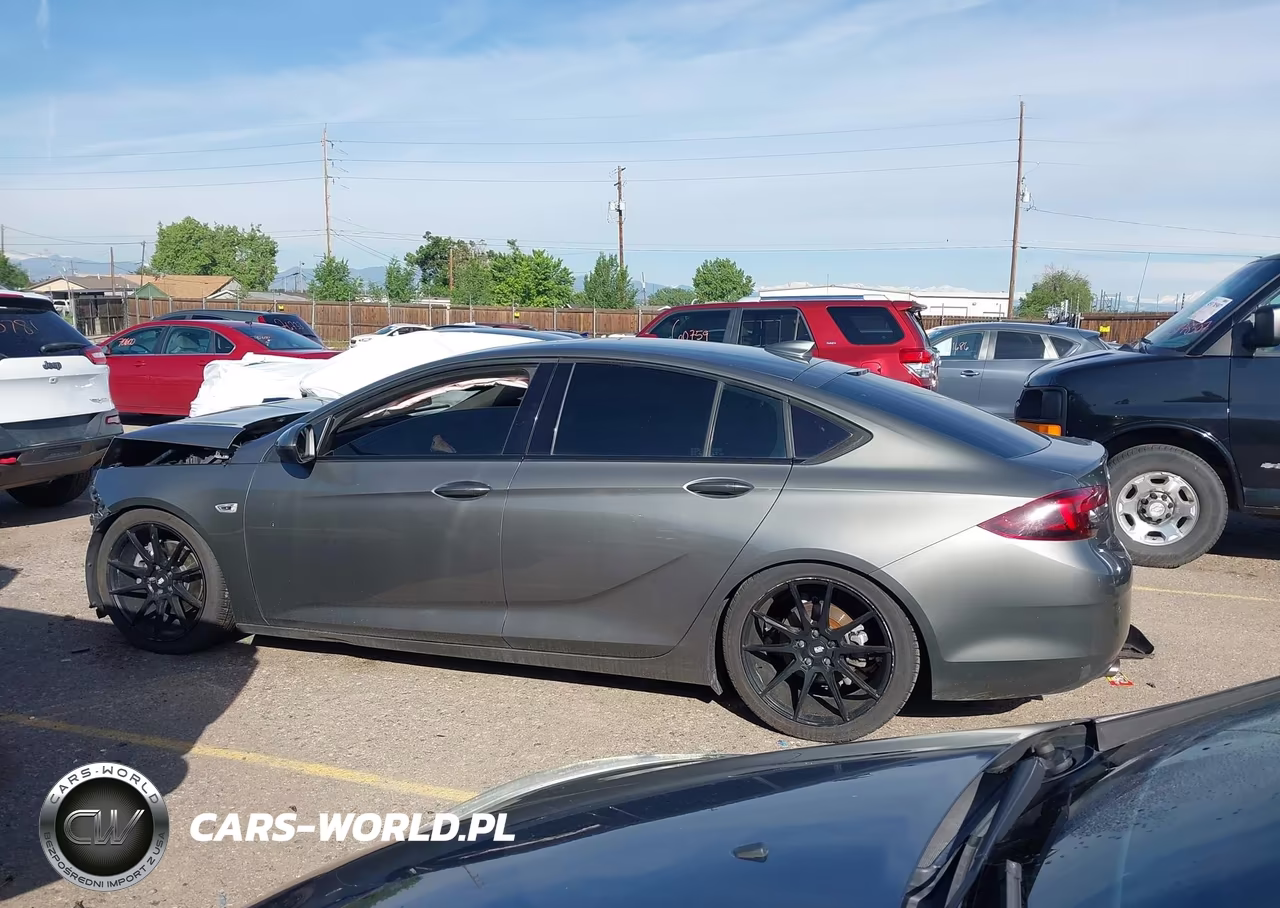 2018 Buick Regal Sportback Essence VIN:W04GR6SXXJ1102767 - 14