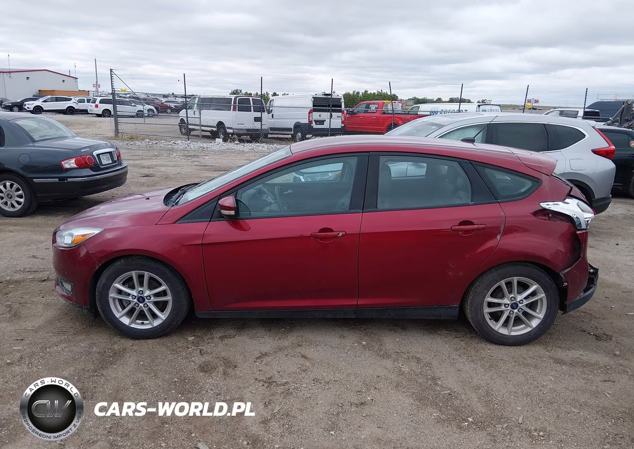 2016 Ford Focus Se VIN:1FADP3K28GL245866 - 14