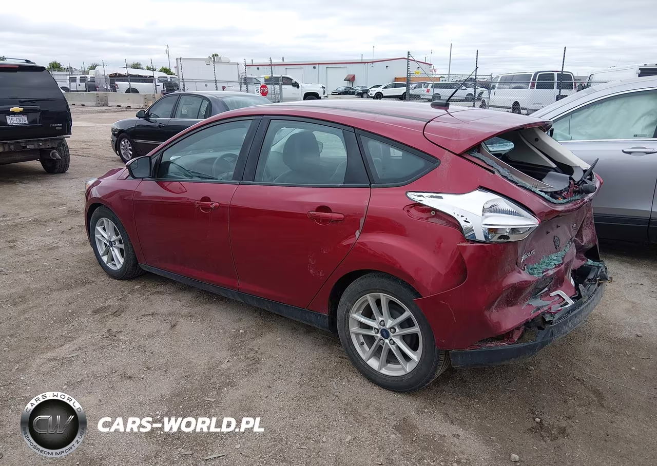 2016 Ford Focus Se VIN:1FADP3K28GL245866 - 3