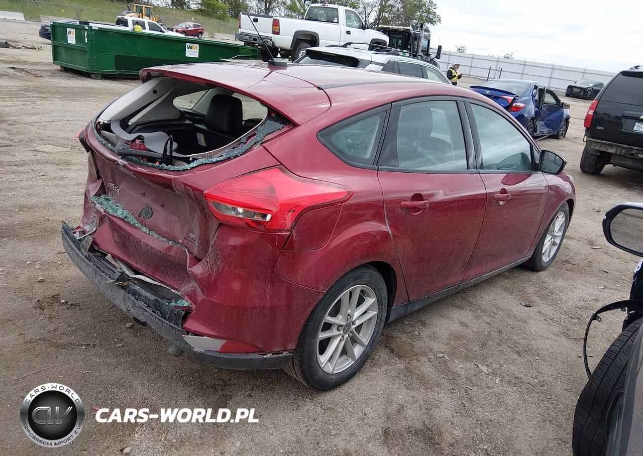 2016 Ford Focus Se VIN:1FADP3K28GL245866 - 4