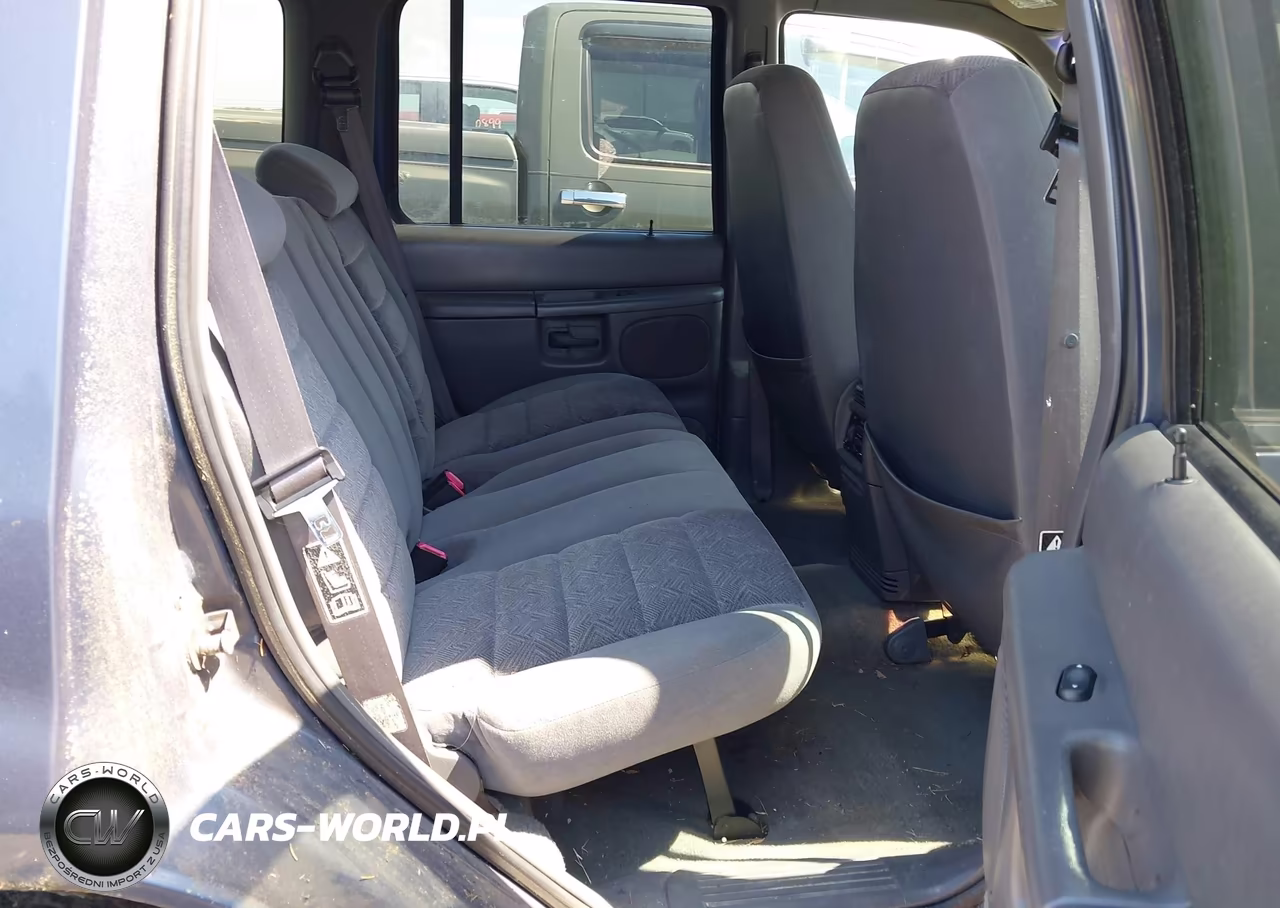 2000 Ford Explorer Xlt VIN:1FMZU73X5YZB87316 - 8
