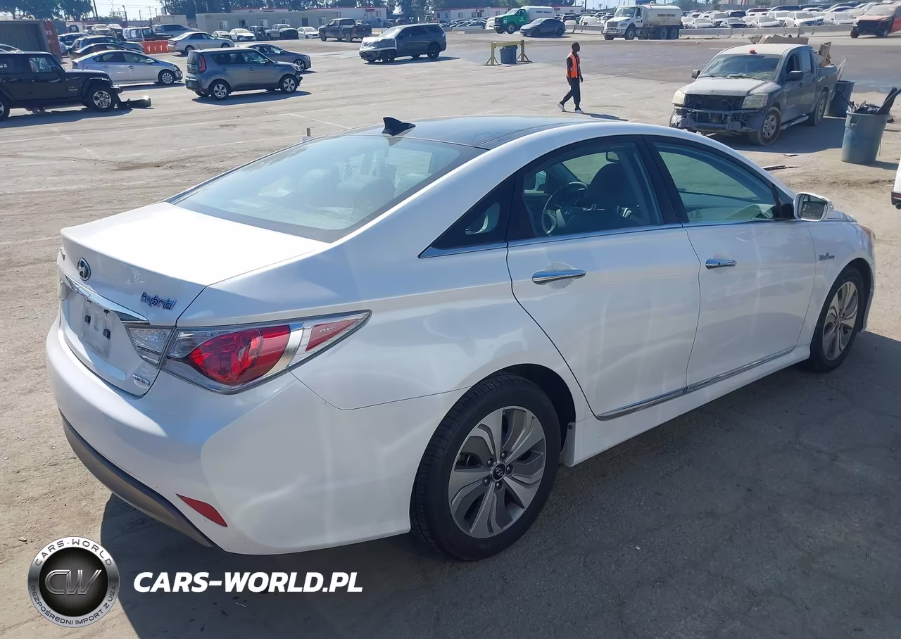 2015 Hyundai Sonata Hybrid Limited VIN:KMHEC4A40FA126184 - 4