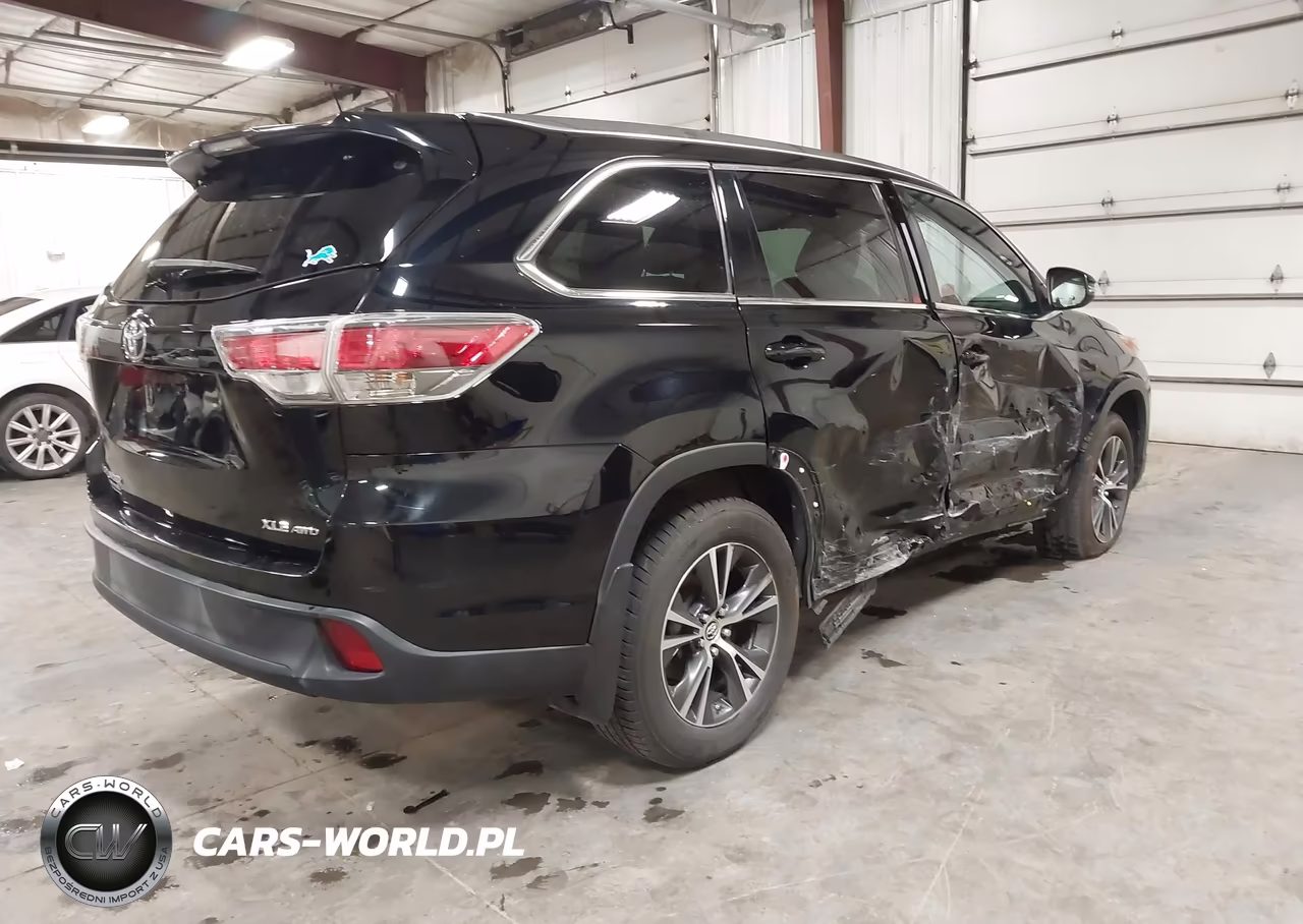 2016 Toyota Highlander Xle V6 VIN:5TDJKRFH8GS231199 - 4