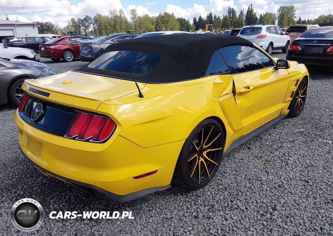 2015 Ford Mustang Ecoboost Premium VIN:1FATP8UH2F5399471 - 4