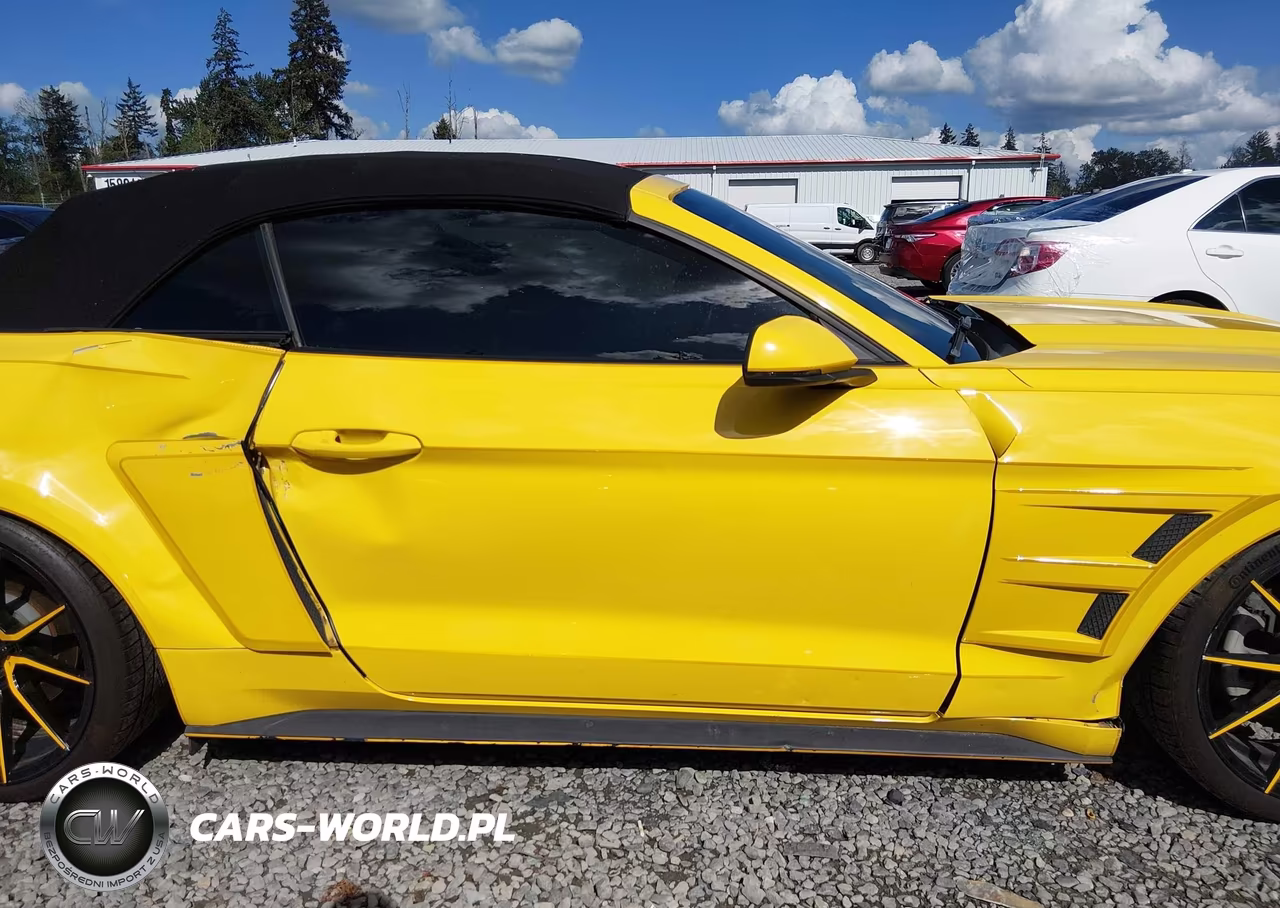 2015 Ford Mustang Ecoboost Premium VIN:1FATP8UH2F5399471 - 6