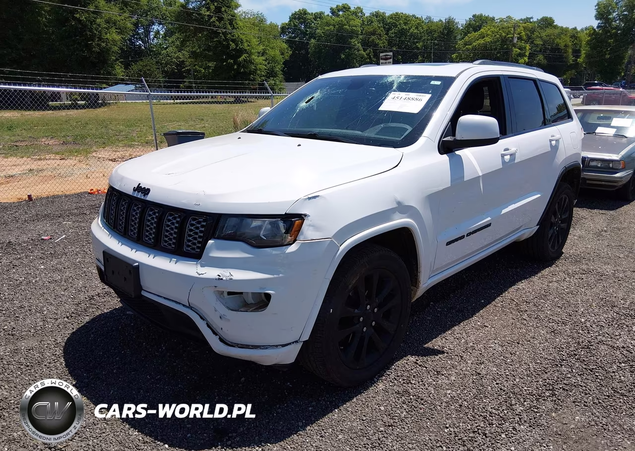 2017 Jeep Grand Cherokee Altitude 4X4 VIN:1C4RJFAGXHC714375 - 2