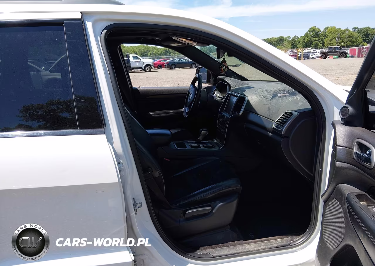 2017 Jeep Grand Cherokee Altitude 4X4 VIN:1C4RJFAGXHC714375 - 5
