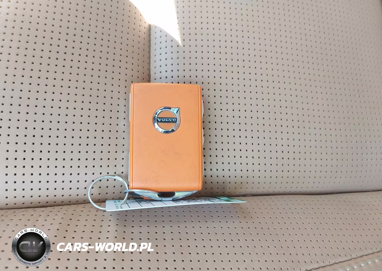 2023 Volvo Xc60 Recharge Plug-In Hybrid T8 Ultimate Dark Theme VIN:YV4H60DX2P1210271 - 11
