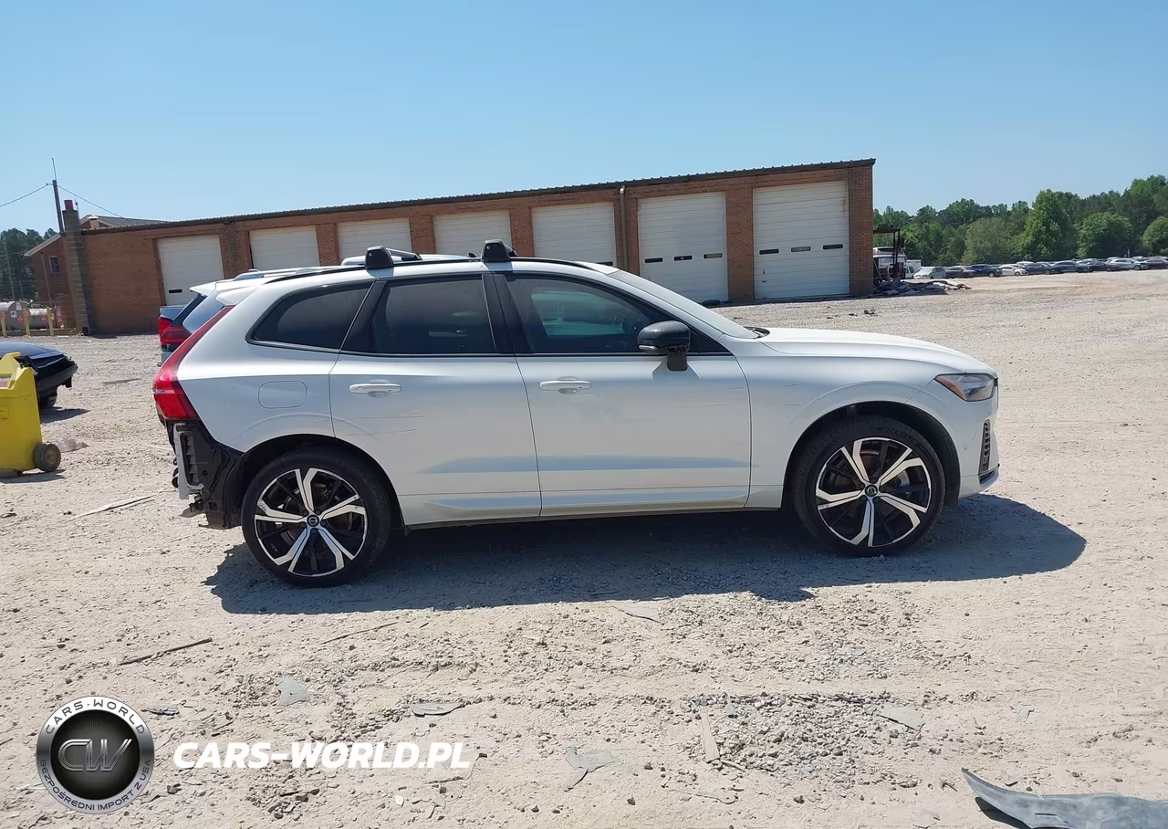 2023 Volvo Xc60 Recharge Plug-In Hybrid T8 Ultimate Dark Theme VIN:YV4H60DX2P1210271 - 14