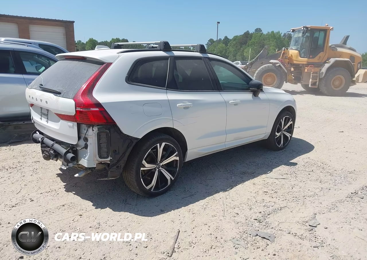 2023 Volvo Xc60 Recharge Plug-In Hybrid T8 Ultimate Dark Theme VIN:YV4H60DX2P1210271 - 4