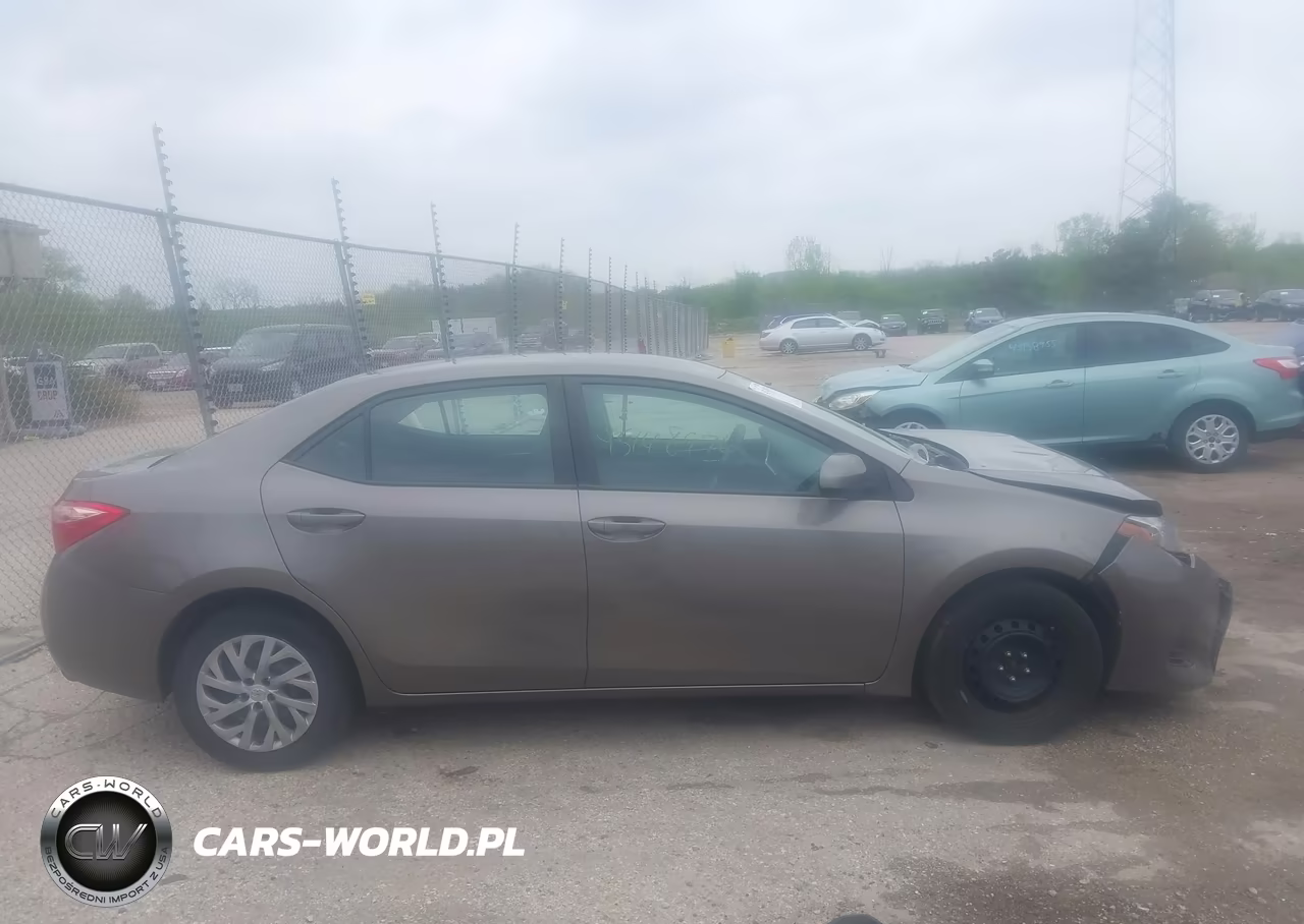 2019 Toyota Corolla Le VIN:2T1BURHE9KC186888 - 13
