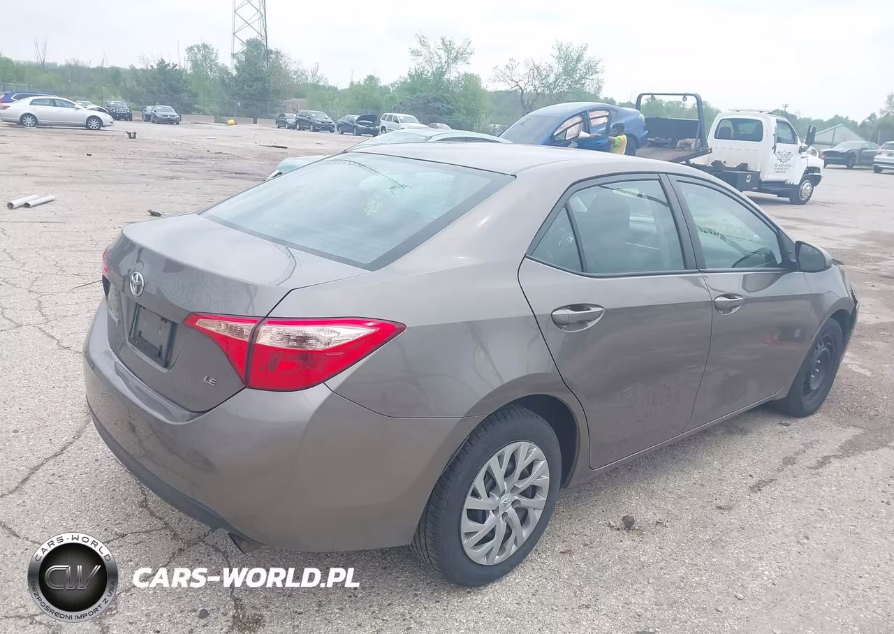 2019 Toyota Corolla Le VIN:2T1BURHE9KC186888 - 4