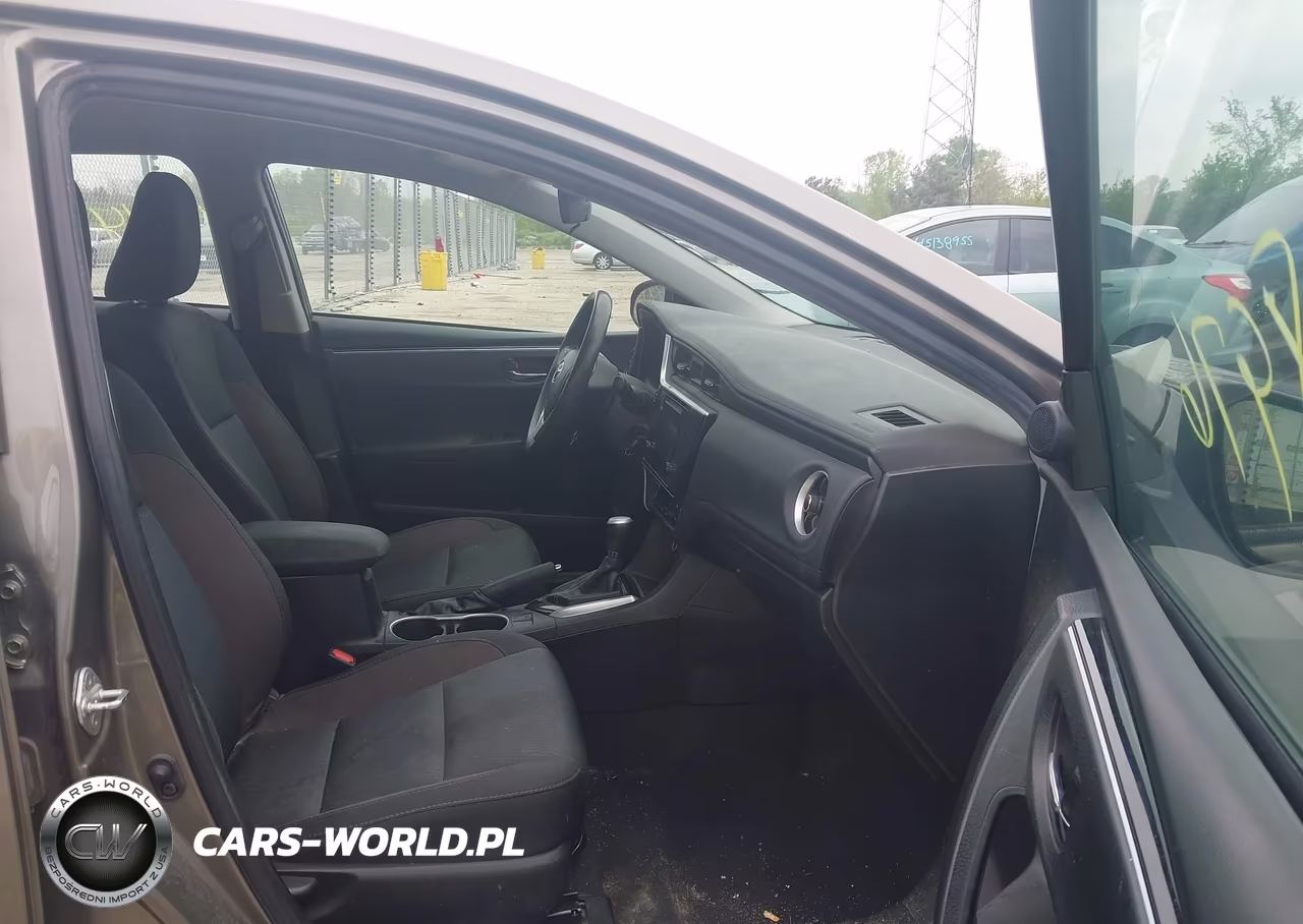 2019 Toyota Corolla Le VIN:2T1BURHE9KC186888 - 5