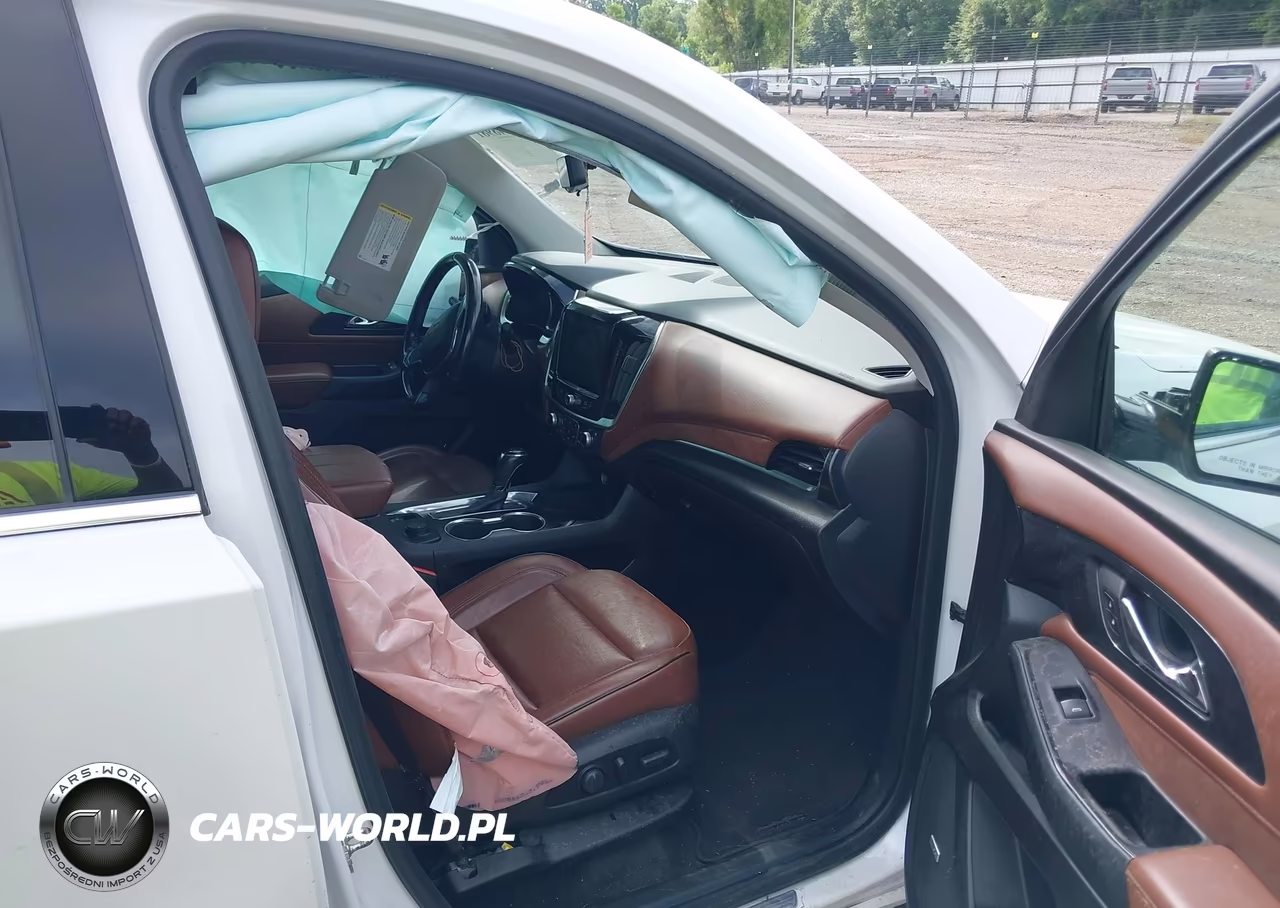 2019 Chevrolet Traverse High Country VIN:1GNEVJKW2KJ183906 - 5