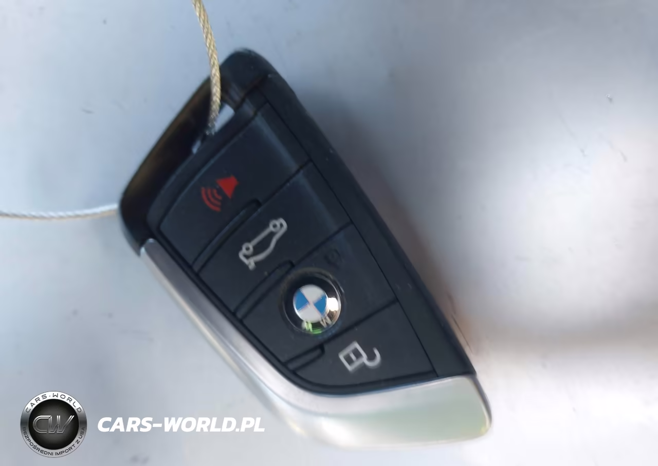 2019 BMW X4 xDrive30I VIN:5UXUJ3C50KLG52773 - 11
