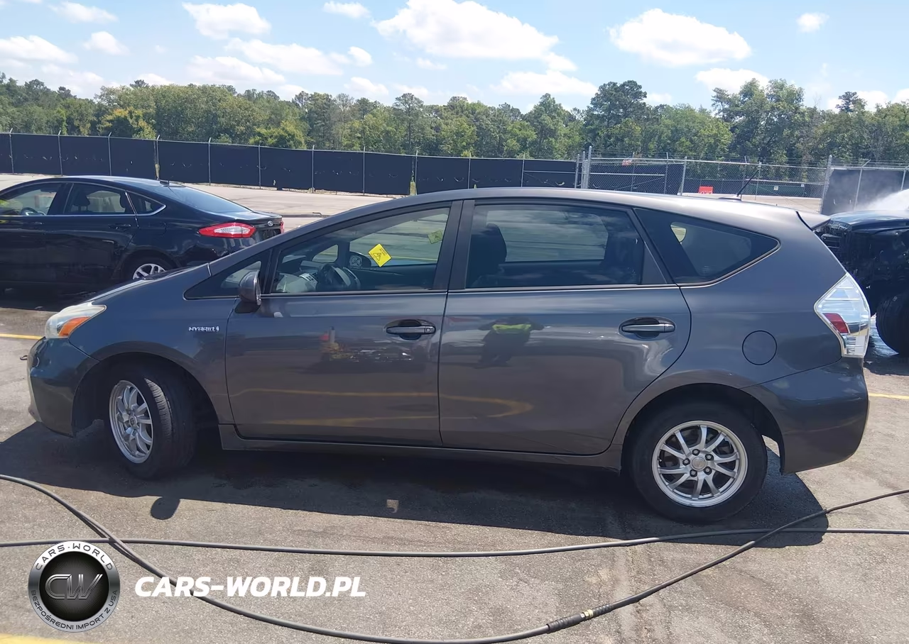 2014 Toyota Prius V Three VIN:JTDZN3EUXEJ006816 - 14