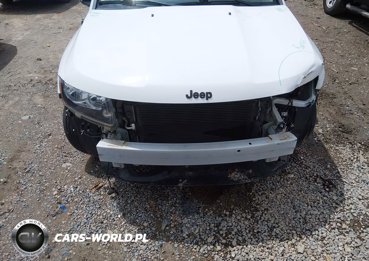 2015 Jeep Compass Altitude Edition VIN:1C4NJDBB6FD325181 - 6