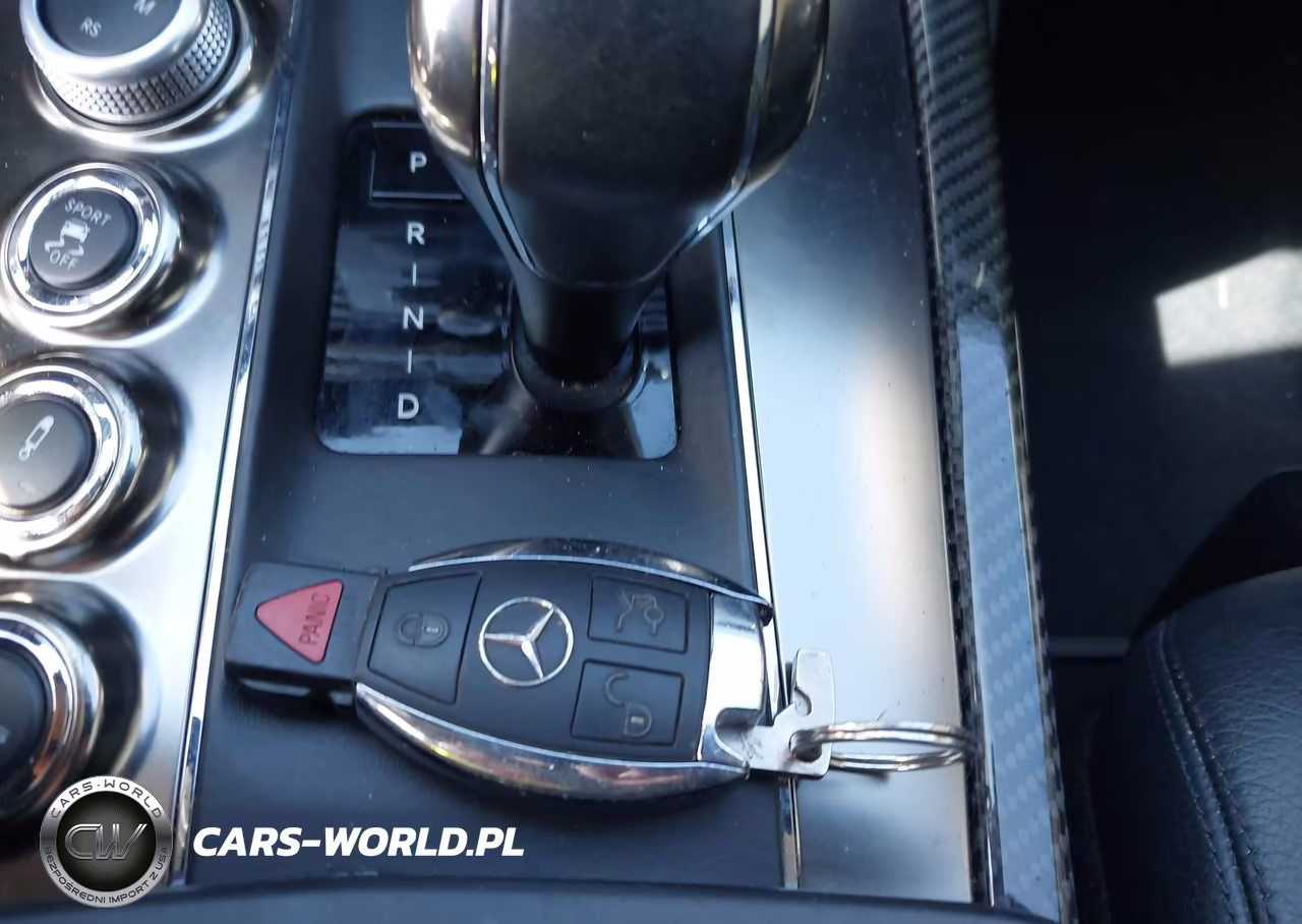 MERCEDES-BENZ E 63 AMG VIN:WDDHF7HBXAA162896 - 11