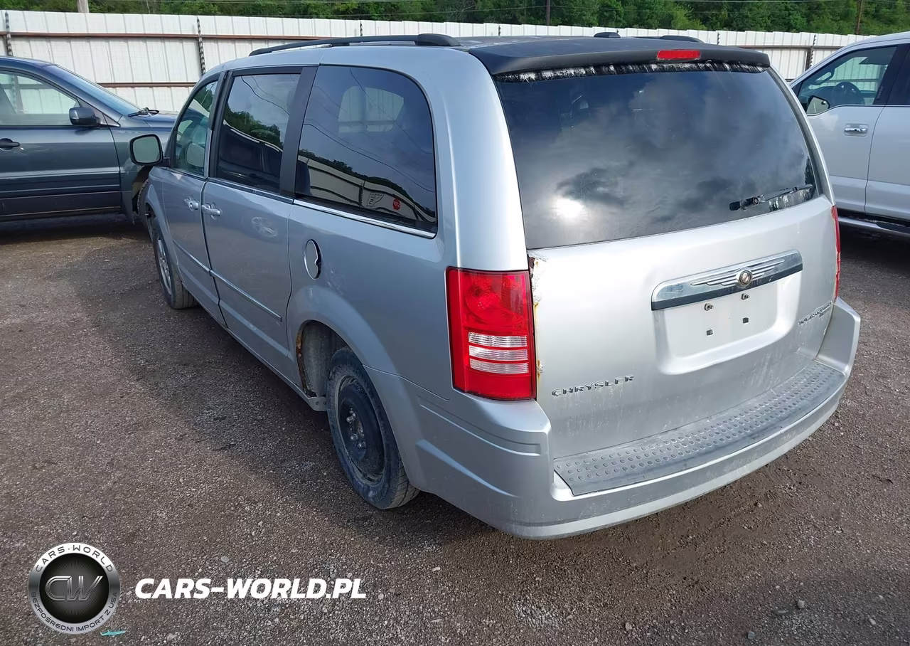2010 Chrysler Town & Country Touring VIN:2A4RR5D13AR176751 - 3