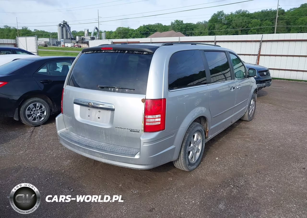 2010 Chrysler Town & Country Touring VIN:2A4RR5D13AR176751 - 4