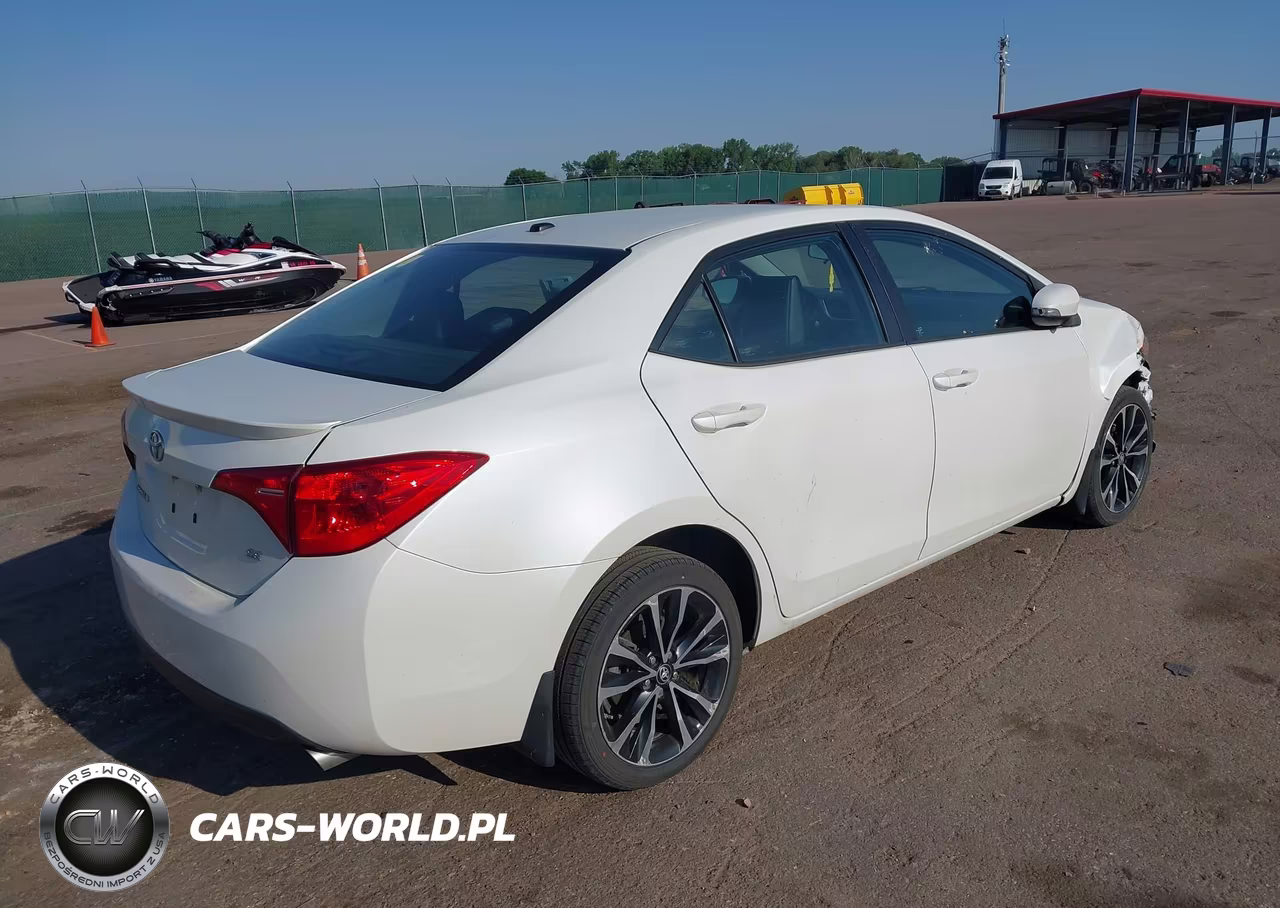 2017 Toyota Corolla Se VIN:5YFBURHEXHP640087 - 4