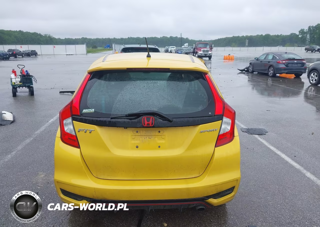 2018 Honda Fit Sport VIN:3HGGK5G63JM732462 - 16