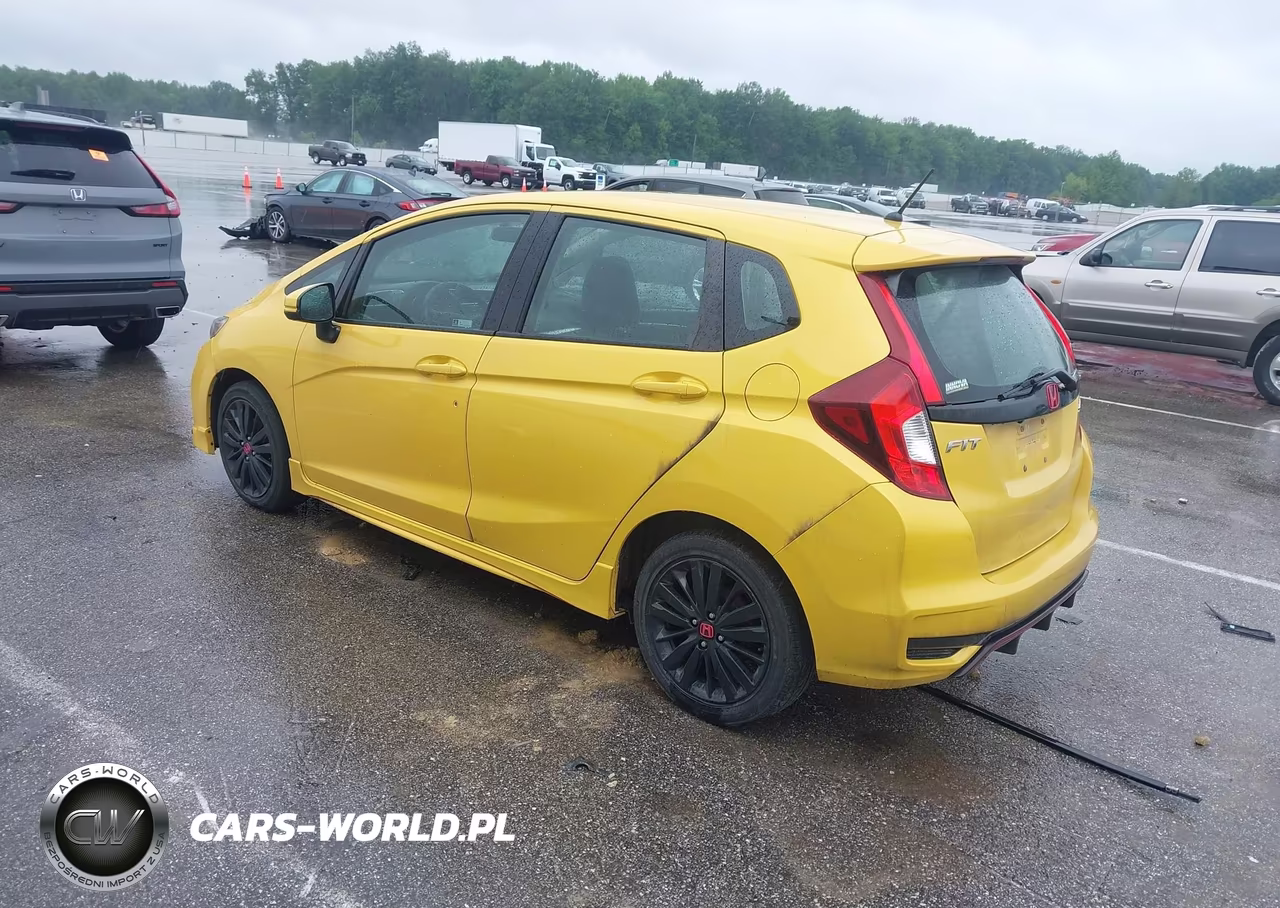 2018 Honda Fit Sport VIN:3HGGK5G63JM732462 - 3