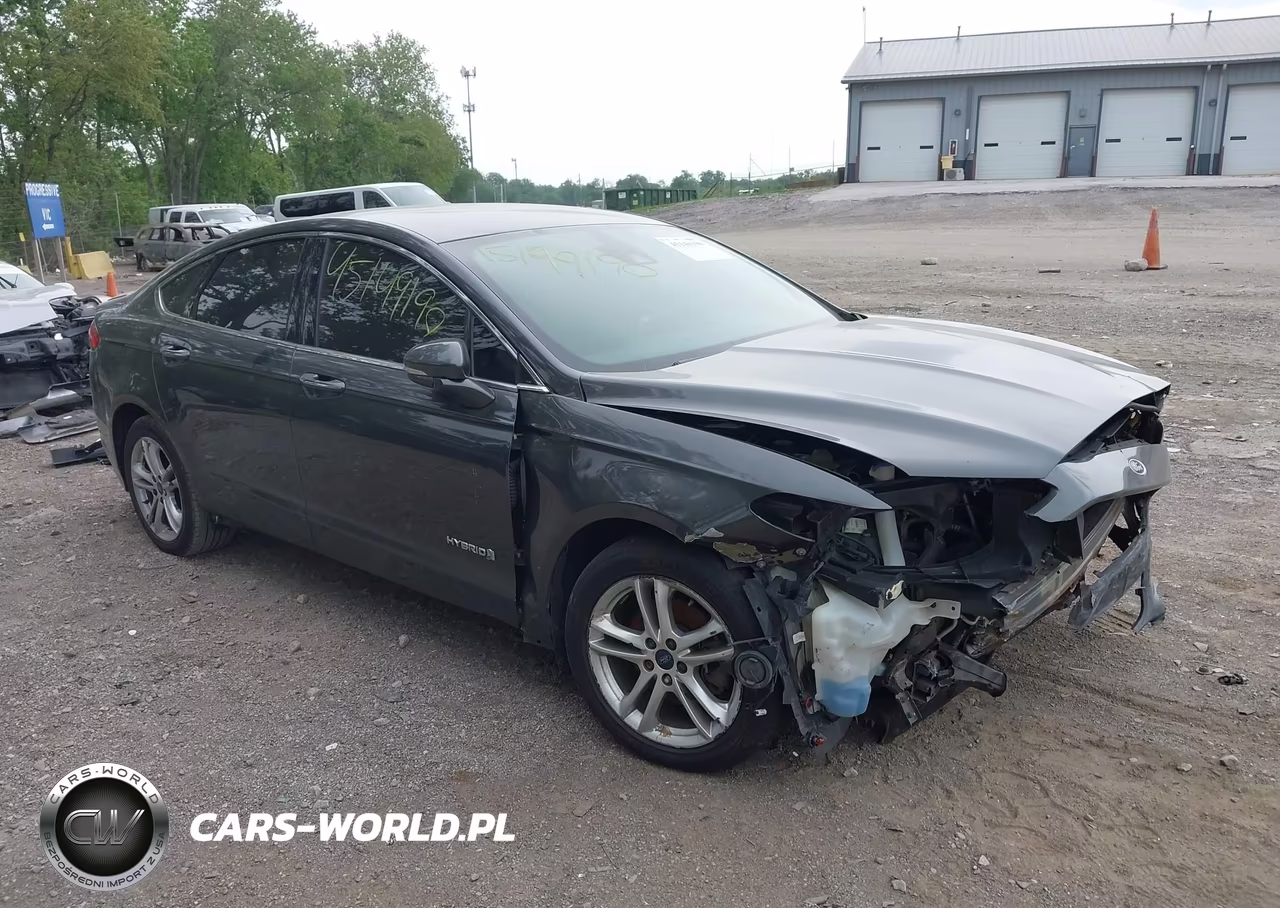 2016 Ford Fusion Hybrid Titanium – zdjęcie 1 z 16