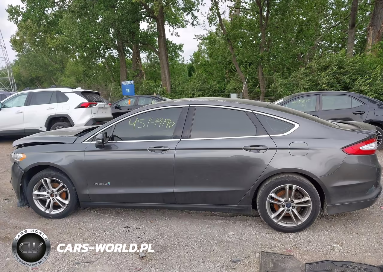 2016 Ford Fusion Hybrid Titanium VIN:3FA6P0RU6GR307426 - 14