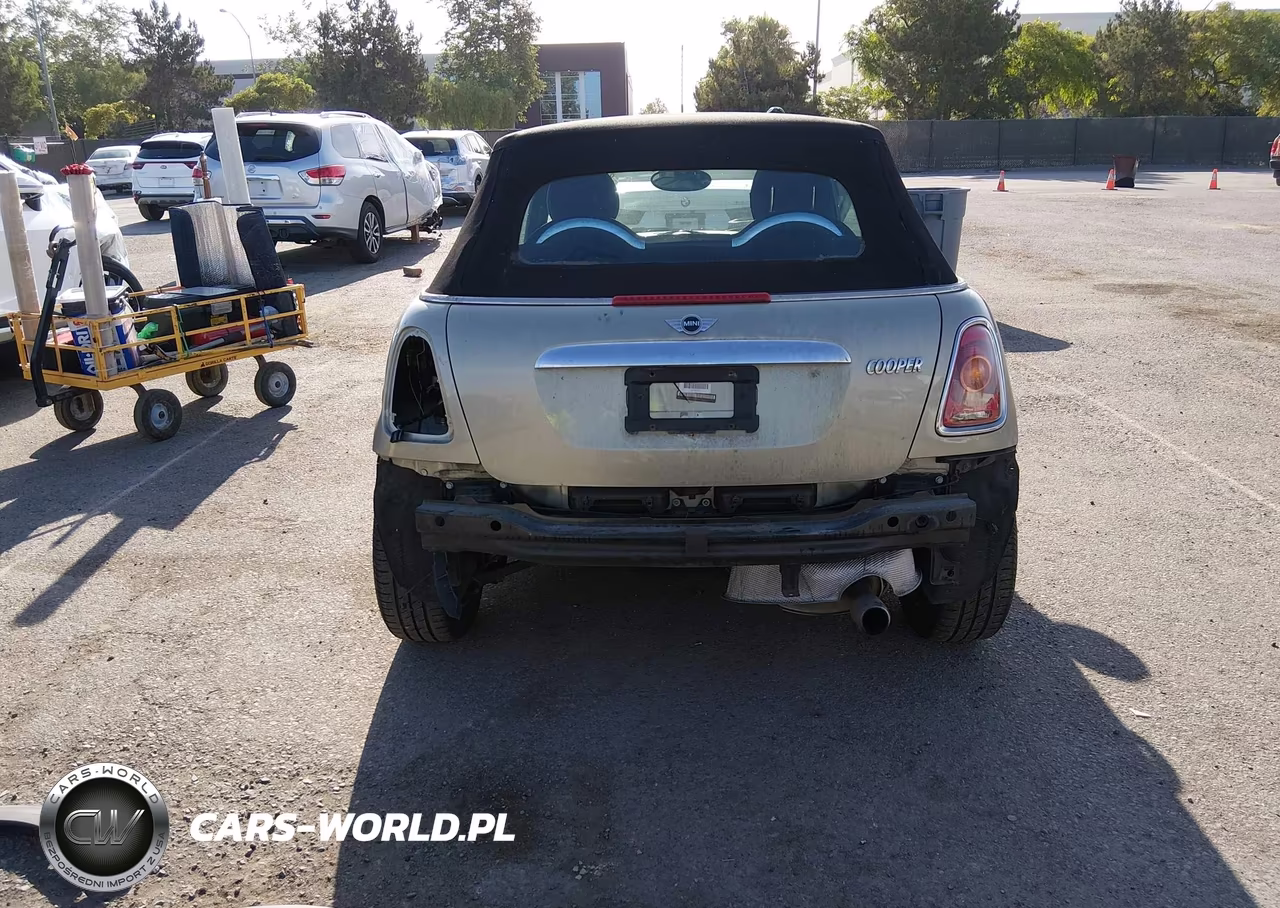 2009 Mini Cooper VIN:WMWMR33549TU96669 - 17